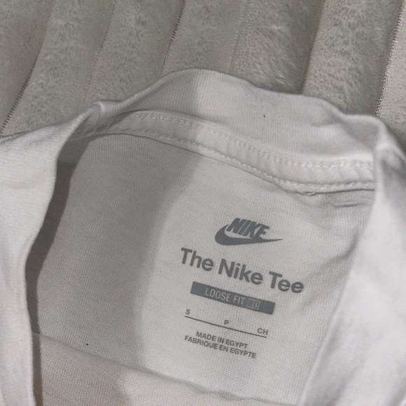 Nike Loose Fit Tee | Size Small - Picture 3 of 4